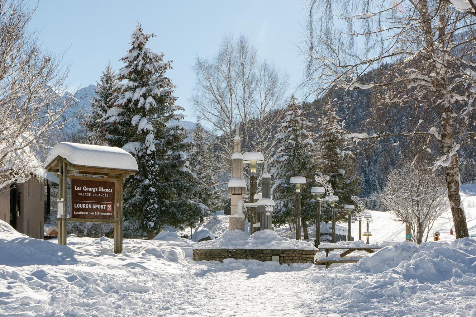 Les Gourgs Blancs - 80M Des Pistes - 6 Personnes Lägenhet Génos Exteriör bild